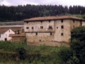 Jaruegiaren iparraldeko fatxada Belengo ermita eta errota (eskaneatuta).