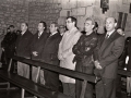 Autoridades y otras personas, entre ellas Eli Galdos, durante los actos de una celebración religiosa