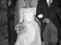 Los novios a la salida de la iglesia