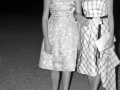 Beatriz de Orleans junto a una invitada