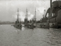 BUQUES Y SUBMARINOS DE LA ARMADA EN LA BAHIA DE PASAIA CON DESTINO A LA GUERRA DE  AFRICA. (Foto 7/7)