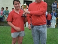 Entrega de trofeos del campeonato local de fútbol, en el campo del Aloña Mendi