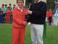 Entrega de trofeos del campeonato local de fútbol, en el campo del Aloña Mendi