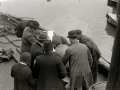 TRASLADO DE UNA VICTIMA DE NAUFRAGIO AL PUERTO DE SAN SEBASTIAN. (Foto 1/6)