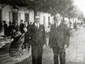 EL DIRECTOR DEL CONSERVATORIO DE MUSICA, RAMON USANDIZAGA, JUNTO AL COMPOSITOR SECUNDINO ESNAOLA, EN LA "MARINA" DE HONDARRIBIA. (Foto 1/1)