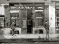 COMERCIOS EN LA AVENIDA DE LA LIBERTAD. (Foto 2/2)