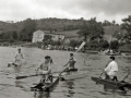 ESCENAS DE UNA COMPETICION DE EMBARCACIONES Y CUCAÑA EN EL RIO URUMEA EN EL BARRIO DE LOIOLA. (Foto 3/10)