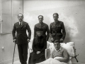 VISITA DE LA REINA MARIA CRISTINA  A UN GRUPO DE MILITARES HERIDOS EN LA GUERRA DE AFRICA. (Foto 6/6)