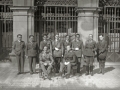 MILITARES HERIDOS EN LA GUERRA DE AFRICA JUNTO AL REY ALFONSO XIII. (Foto 1/1)