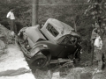 AUTOMOVIL ACCIDENTADO EN UNA CUNETA. (Foto 1/3)