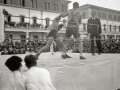 COMBATE DE BOXEO EN UNO DE LOS PATIOS DE LOS CUARTELES DE LOIOLA. (Foto 3/5)