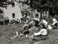 ESCENAS DE UN  RODAJE DE DANZAS VASCAS EN UNA CAMPA DE IGELDO. (Foto 4/16)