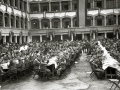 DESPEDIDA A LOS SOLDADOS INTEGRANTES DE LA DIVISION AZUL TRAS UNA COMIDA EN EL PATIO DEL HOSPITAL MILITAR MOLA ANTES DE PARTIR. (Foto 1/20)