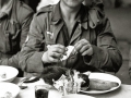 DESPEDIDA A LOS SOLDADOS INTEGRANTES DE LA DIVISION AZUL TRAS UNA COMIDA EN EL PATIO DEL HOSPITAL MILITAR MOLA ANTES DE PARTIR. (Foto 3/20)