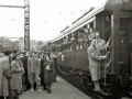 INTEGRANTES DEL ORFEON DONOSTIARRA EN LA ESTACION DEL NORTE CON DESTINO A MURCIA. (Foto 1/4)
