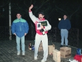 Corredor de la carrera de San Silvestre con sus premios