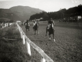 CARRERAS DE CABALLOS EN EL HIPODROMO DE LASARTE. (Foto 2/24)