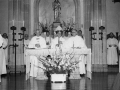 Clérigos durante los actos religiosos de celebración, en el interior de la iglesia de los Agustinos