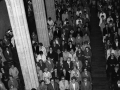 Asistentes a los actos de celebración en el interior de la iglesia de los Agustinos