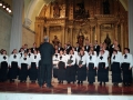 Momento de la actuación de la coral Oñati en el convento-auditorium de Santa Ana