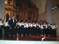 Momento de la actuación de la coral Oñati en el convento-auditorium de Santa Ana