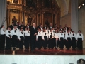 Momento de la actuación de la coral Oñati en el convento-auditorium de Santa Ana