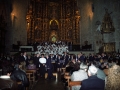 Concierto de Navidad en la iglesia parroquial de San Miguel : felicitación al director de la orquesta