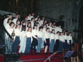 Actuación de un coro de niños en la iglesia parroquial de San Miguel