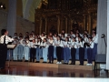 Actuación del coro de la ikastola en Santa Ana