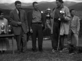 Entrega de un trofeo a un pastor
