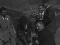 Pastor recibiendo trofeo