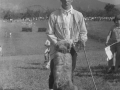 Participante del concurso junto a su perro
