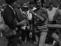 Entregando trofeo a pastor
