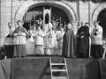 Autoridades religiosas durante el Congreso en la plaza de los Fueros