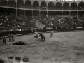 CORRIDA DE TOROS EN UNA PLAZA. (Foto 22/61)