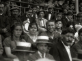 CORRIDA DE TOROS EN UNA PLAZA. (Foto 26/61)