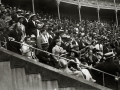 CORRIDA DE TOROS EN UNA PLAZA. (Foto 33/61)