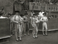 CORRIDA DE TOROS EN UNA PLAZA. (Foto 41/61)