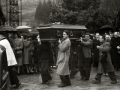 CORTEJO FUNEBRE DEL SEÑOR MAQUIBAR A POR LAS CALLES DE LA LOCALIDAD DE TOLOSA. (Foto 4/15)