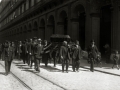 CORTEJO FUNEBRE POR DIVERSAS CALLES DE SAN SEBASTIAN. (Foto 2/3)