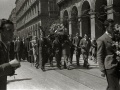 CORTEJO FUNEBRE POR LA CALLE SAN MARTIN. (Foto 6/6)
