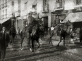 DESFILE DE TROPAS DESTINADAS A LA GUERRA DE AFRICA POR LA CALLE HERNANI ANTES DE EMBARCAR. (Foto 3/3)