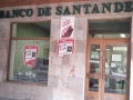 Desperfectos causados en la sucursal del Banco de Santander