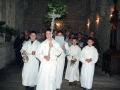 Actos religiosos del Domingo de Ramos en el claustro de la iglesia parroquial de San Miguel