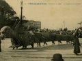 San Sebastián : carnaval de 1909 : la tarasca y su domador / Cliché González