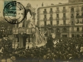 San Sebastián : carroza frente el Ayuntamiento en el desfile del carnaval