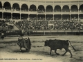 San Sebastián : plaza de toros : suerte de capa / Cliché González