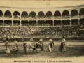 San Sebastián : plaza de toros : el toro en sus últimos momentos / Cliché González