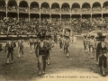 Plaza de toros : paseo de la cuadrilla = sortie de la troupe