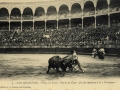 San Sebastián : plaza de toros : suerte de capa = jeu du manteau à la "vèronique" / Cliché González